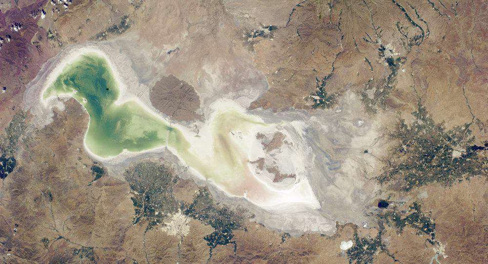 خشک‌شدن دریاچه ارومیه درسال 95